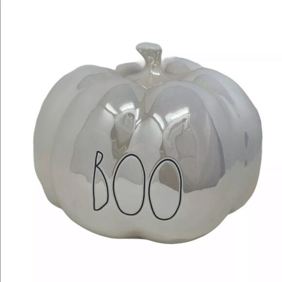 Rae Dunn New 2021 Halloween "BOO" White Iridescent Ceramic Pumpkin VHTF Horror - Picture 1 of 7